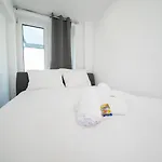 - 3 Bedroom - 6 Person דירה *