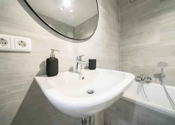 - 3 Bedroom - 6 Person