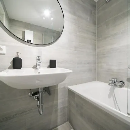 - 3 Bedroom - 6 Person *