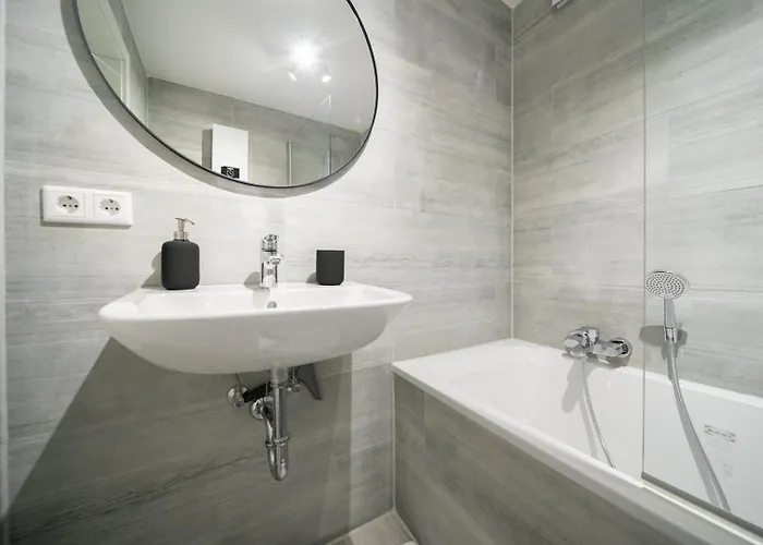 - 3 Bedroom - 6 Person *