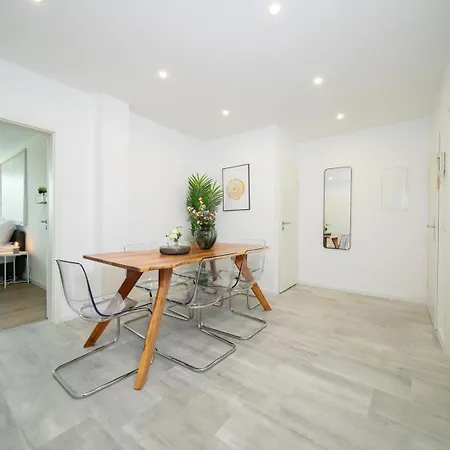 - 3 Bedroom - 6 Person * Düsseldorf