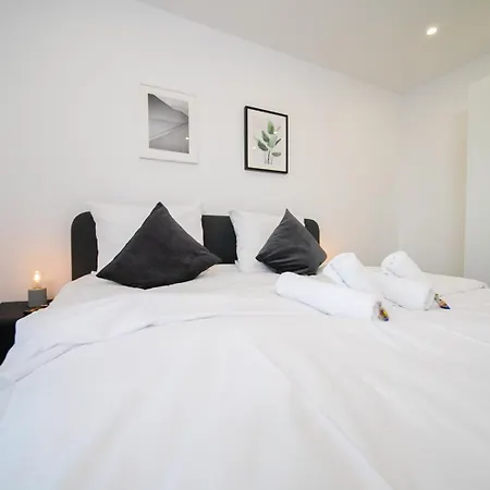 - 3 Bedroom - 6 Person *