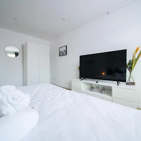 - 3 Bedroom - 6 Person Apartman Düsseldorf