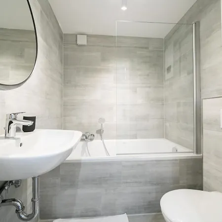 - 3 Bedroom - 6 Person Düsseldorf