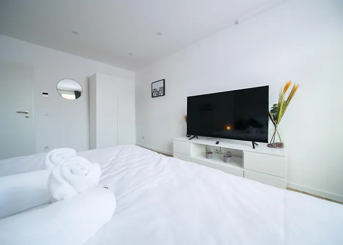 - 3 Bedroom - 6 Person Apartman Düsseldorf